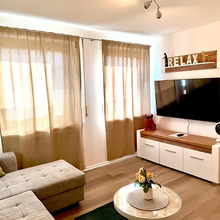 아파트 Ferienappartment In Zentraler Lage